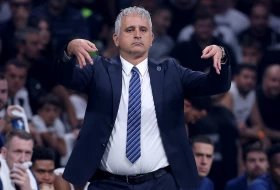 Efes ređa poraze, Kokoškov poručuje: "Igramo dobro, ali..."